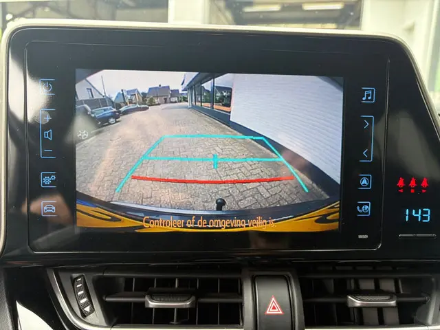 Toyota C-HR 1.8 Hybrid Energy 2018 Hybride Benzine 12