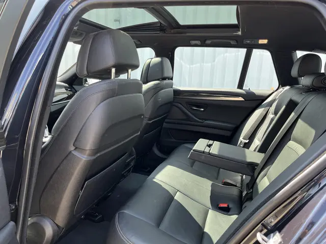 BMW 5 Serie Touring 520i High Executive 2015 Benzine 28