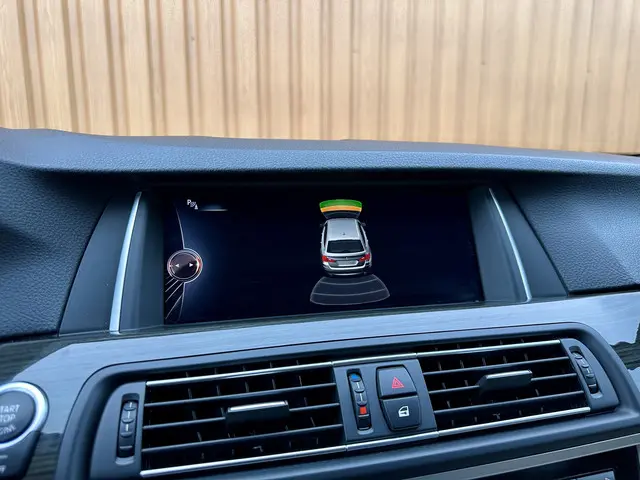 BMW 5 Serie Touring 520i Executive 2014 Benzine 20
