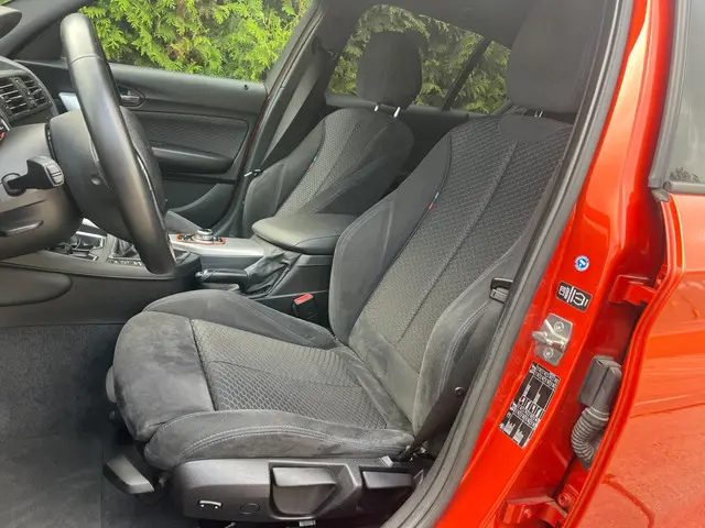 BMW 1 Serie 118i M Sport High Executive 2013 Benzine 35