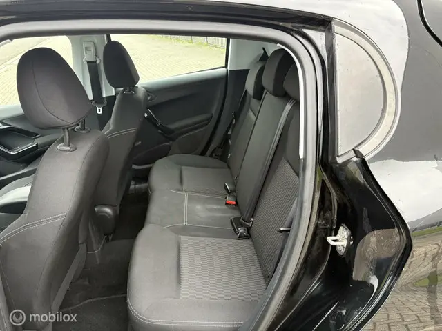 Peugeot 208 1.2 PureTech Blue Lion 2016 Benzine 9