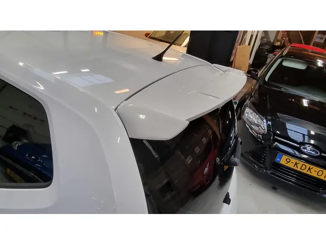 Volkswagen up! 1.0 high up! 2013 Benzine 9