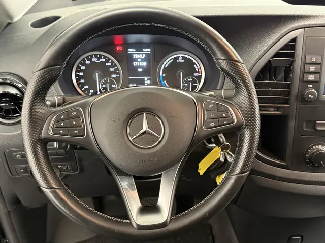 Mercedes-Benz eVito eVito Lang 66 kWh 2023 Elektrisch 18