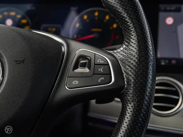 Mercedes-Benz E-Klasse 200 Ambition 2016 Benzine 16