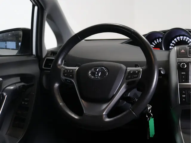 Toyota Verso 1.8 VVT-i Aspiration 2013 Benzine 13