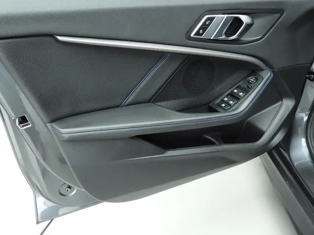 BMW 1 Serie 5-deurs 118i 2021 Benzine 19