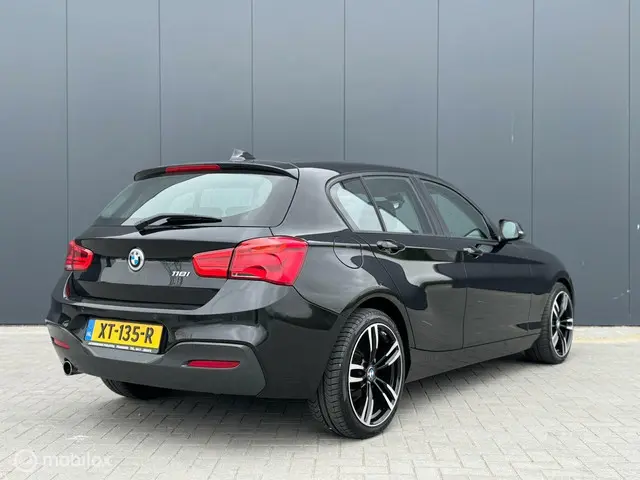 BMW 1 Serie 118i Executive VERKOCHT! 2017 Benzine 8