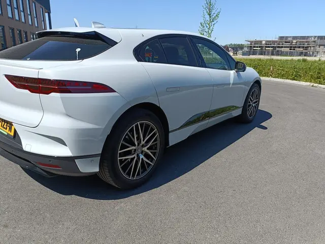 Jaguar I-PACE EV400 First Edition 90 kWh 2018 Elektrisch 3