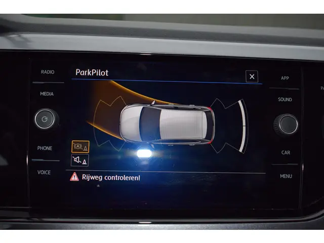 Volkswagen Polo 1.0 TSI Highline 2020 Benzine 25