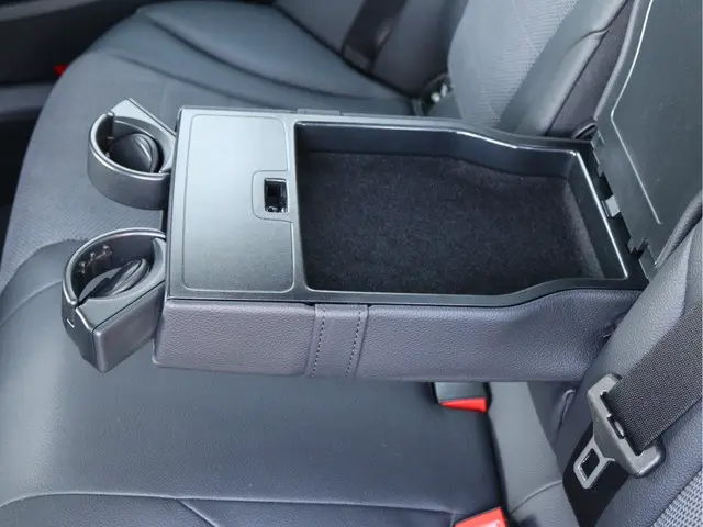 Mercedes-Benz C-Klasse 180 Avantgarde 2020 Benzine 22