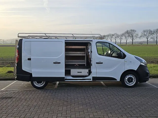 Opel Vivaro 1.6 2019 Diesel 11