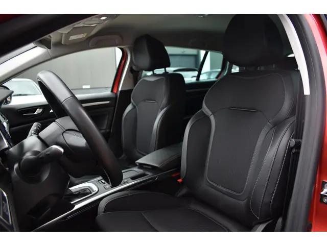 Renault Mégane Estate TCe 140 EDC Intens 2022 Benzine 10