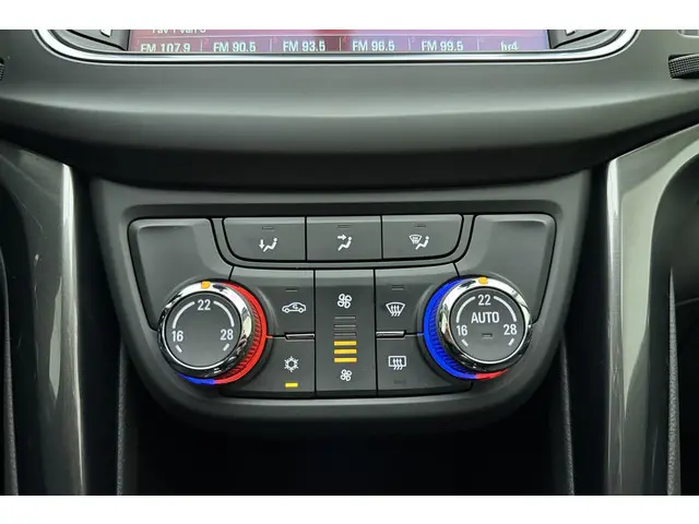 Opel Zafira 1.6 Turbo Business Executive 2017 Benzine 25