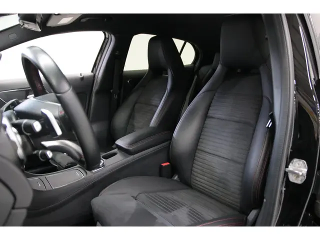 Mercedes-Benz GLA 180 Memory/AMG-styling 2018 Benzine 5