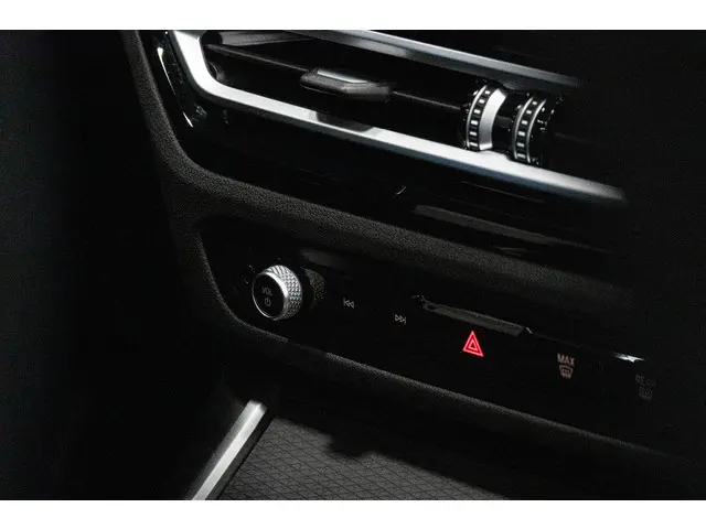BMW 3 Serie 330e 2024 Hybride Benzine 41
