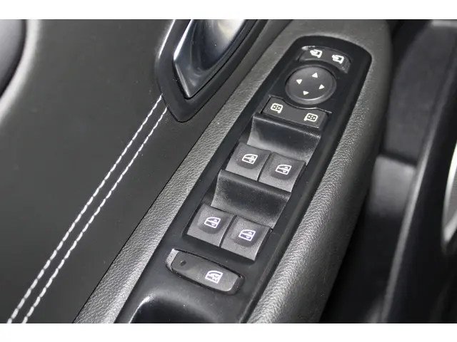 Renault Scénic Xmod 1.2 TCe Bose 2013 Benzine 21