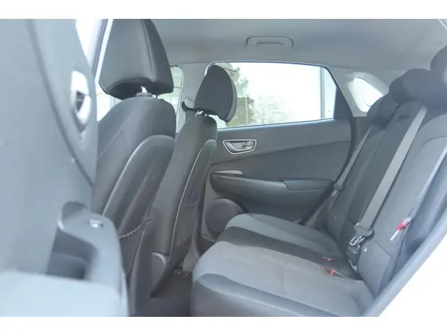 Hyundai Kona EV COMFORT 64 KWH 2020 Elektrisch 14