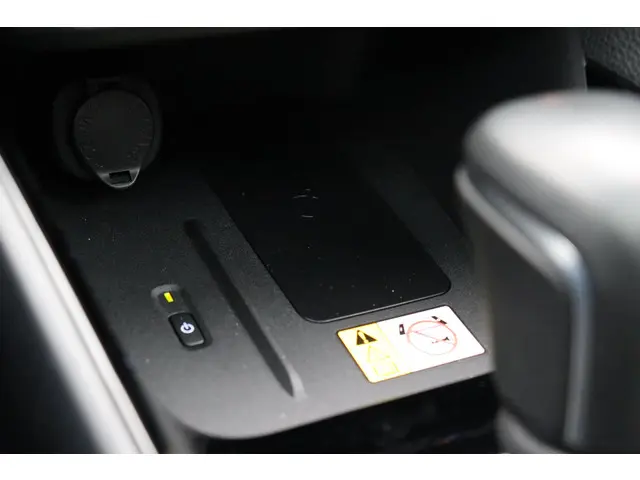 Toyota Yaris 1.5 Hybrid Executive 2021 Hybride Benzine 26