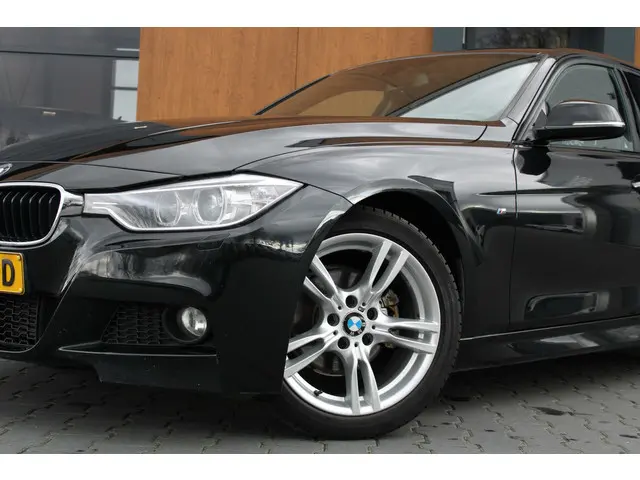 BMW 3 Serie 316i M-Sport | Xenon | Navi prof. 2015 Benzine 16