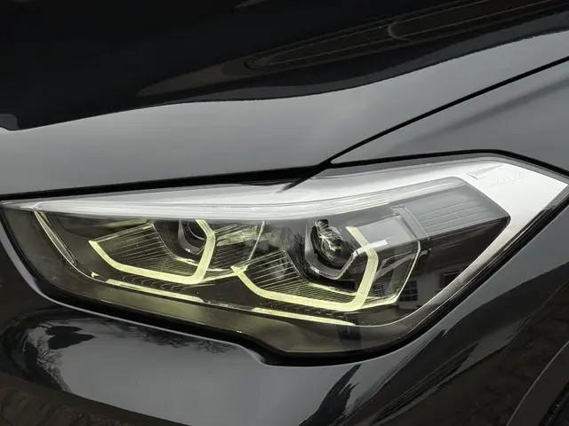 BMW X1 sDrive20i VDL Nedcar Edition 2020 Benzine 13