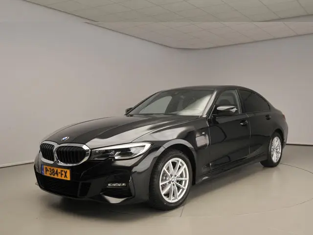 BMW 3 Serie Sedan 320e 2022 Hybride Benzine 45