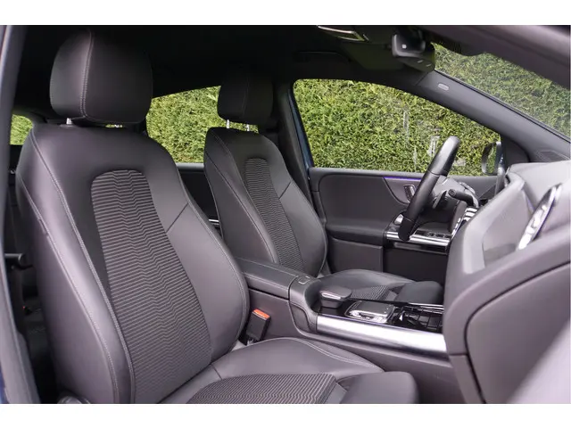Mercedes-Benz B-Klasse B 200 2019 Benzine 32