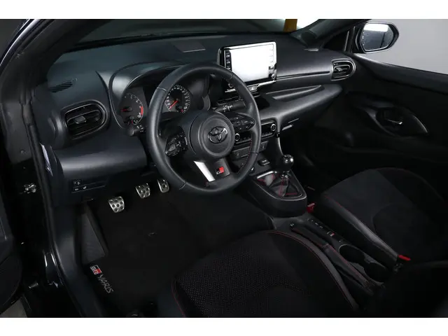 Toyota Yaris 1.6 GR Performance, AWD, 261PK 2023 Benzine 11
