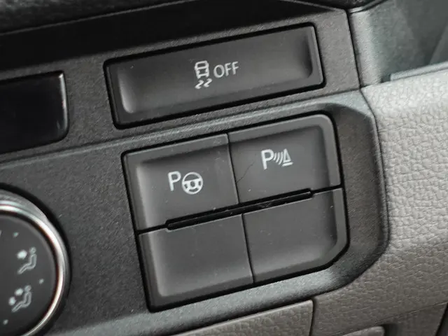 Volkswagen Crafter 30 2.0 TDI L3H3 Highline 2022 Diesel 32