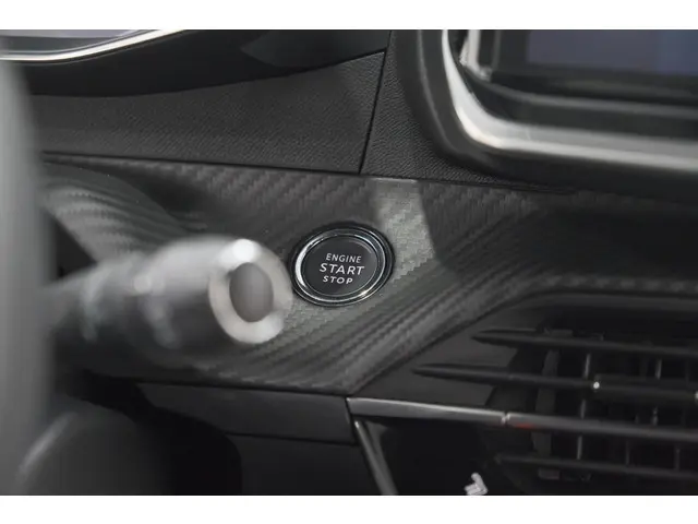 Peugeot 2008 PureTech 130 EAT8 GT 2024 Benzine 46