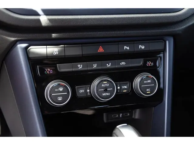 Volkswagen T-Roc 1.5 TSI Automaat Navigatie 2020 Benzine 12
