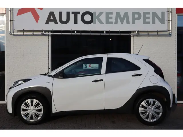 Toyota Aygo X 1.0 VVT-i MT PLAY 2022 Benzine 30