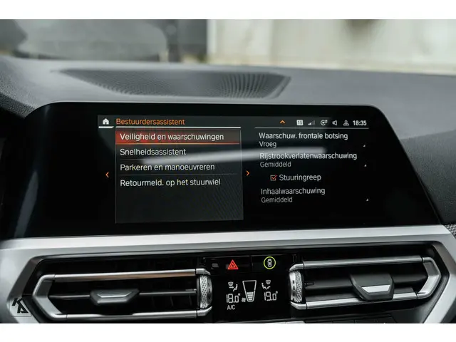 BMW 3 Serie 320i High Executive Edition 2020 Benzine 50
