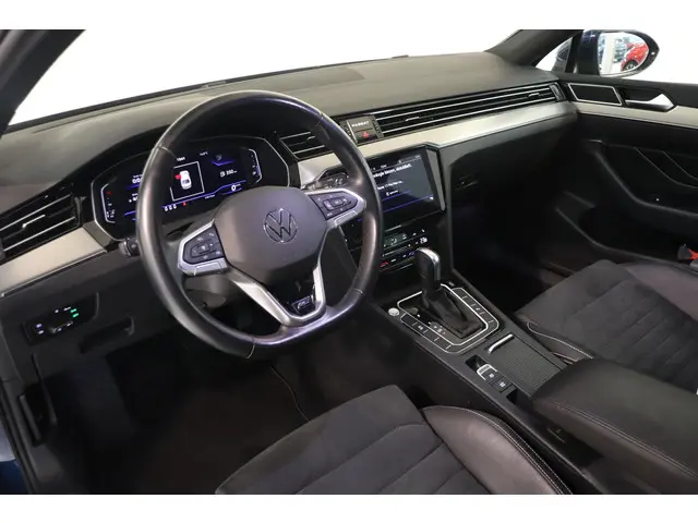 Volkswagen Passat 1.5 TSI R-Line Business + 2022 Benzine 23