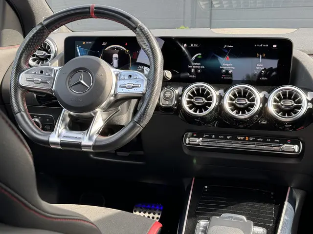 Mercedes-Benz GLA AMG 35 4MATIC 2021 Benzine 7