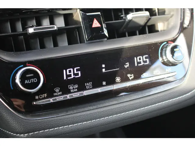 Toyota Corolla 1.8 Hybrid Active 2021 Hybride Benzine 12