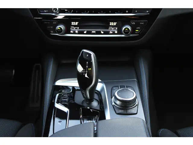 BMW 5 Serie Touring 520i 2022 Benzine 28
