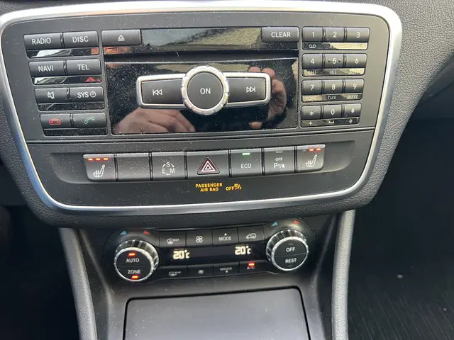 Mercedes-Benz GLA 200 Edition 1 2014 Benzine 9