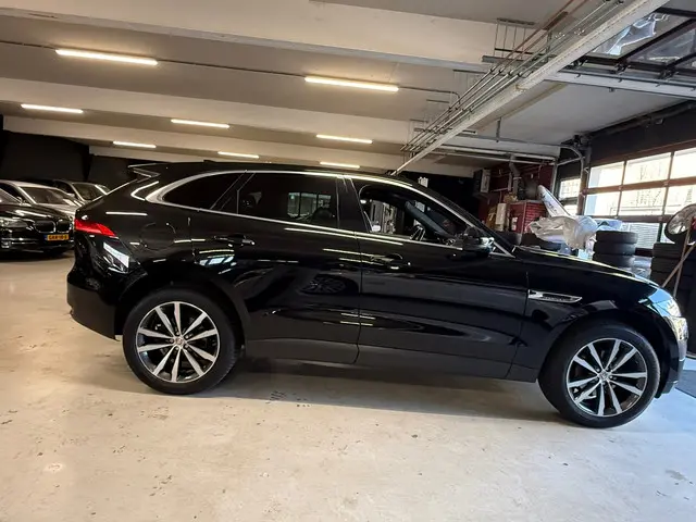 Jaguar F-PACE 2.0 Portfolio AWD 20d - Trekhaak 2017 Diesel 5
