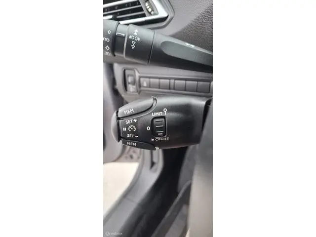Peugeot 308 1.6 THP Active 2013 Benzine 18