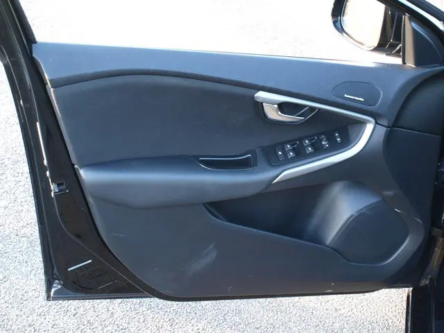 Volvo V40 T3 150pk Momentum 2013 Benzine 16