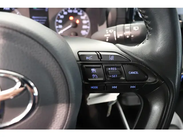 Toyota Yaris 1.5 Hybrid Active 2022 Hybride Benzine 22
