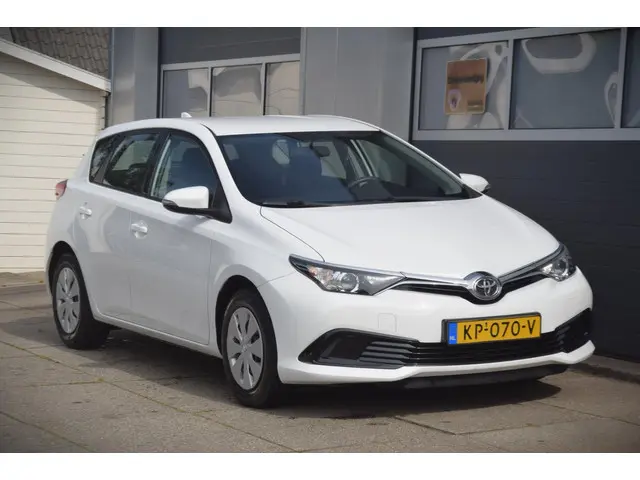 Toyota Auris 1.3 Comfort + TREKHAAK 2016 Benzine 16