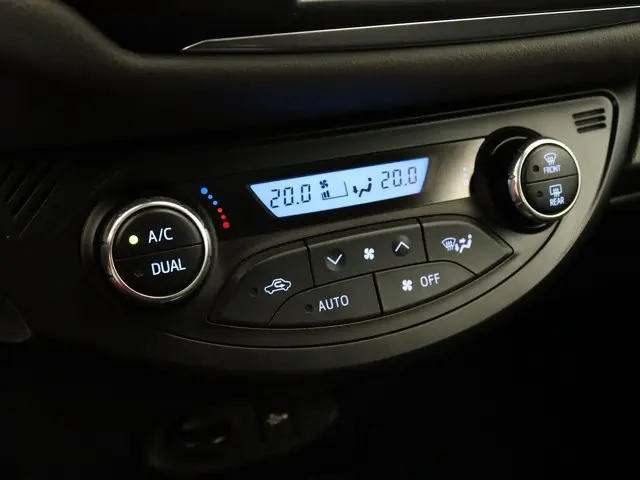 Toyota Yaris 1.5 VVT-i Aspiration 2017 Benzine 26