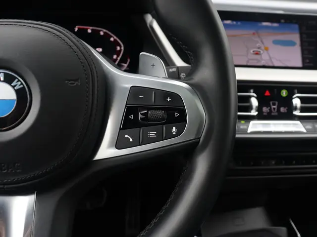 BMW 1 Serie 5-deurs M135i xDrive 2019 Benzine 29