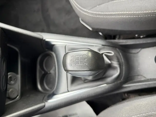 Peugeot 208 1.2 PureTech Allure 2018 Benzine 37