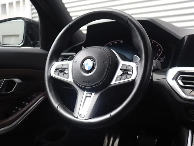 BMW 3 Serie Touring 320i 2022 Benzine 34