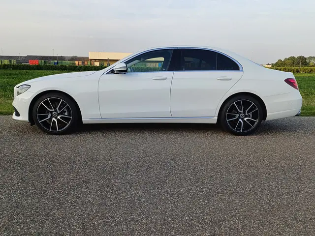 Mercedes-Benz E-Klasse 200 Premium 2017 Benzine 9
