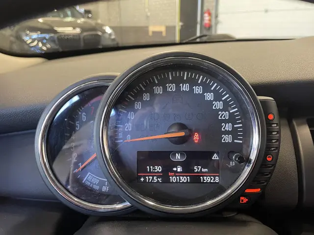 MINI One 1.2 Business 2016 Benzine 24