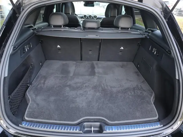 Mercedes-Benz GLC 400 e 4MATIC 2023 Hybride Benzine 7