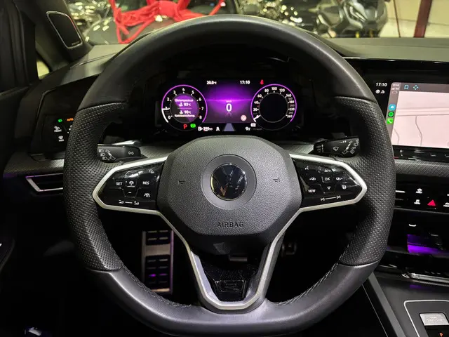 Volkswagen Golf 1.5 eTSI R-Line 2021 Hybride Benzine 23
